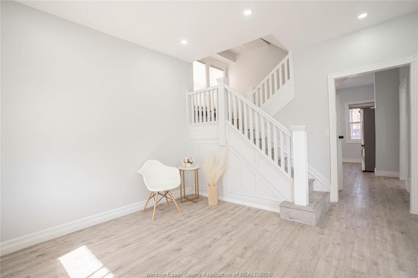 Windsor, ON, N9A 4R1, Canada, ,Residential,For Sale,1894646