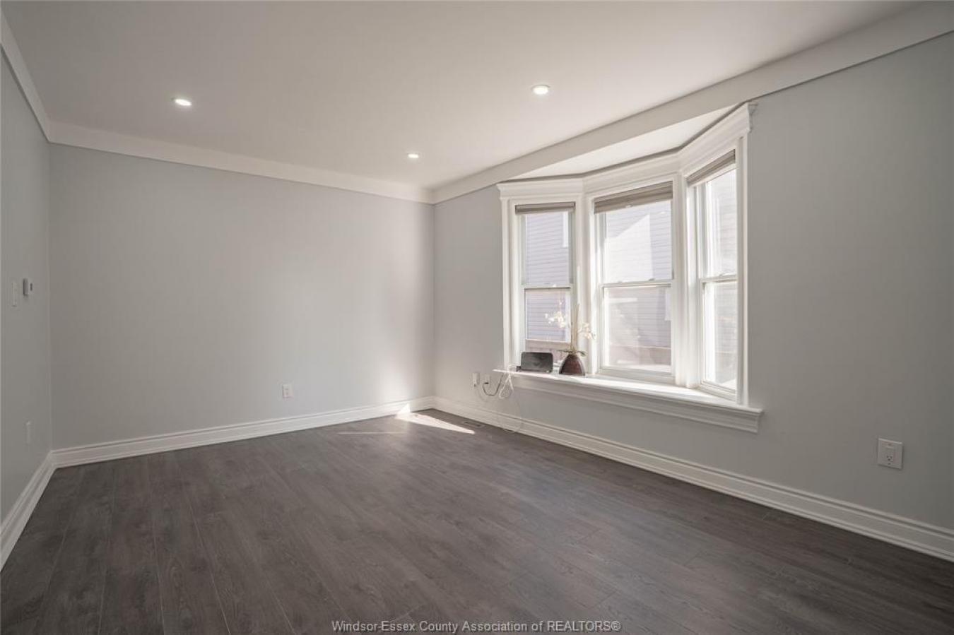 Windsor, ON, N9A 4R1, Canada, ,Residential,For Sale,1894646