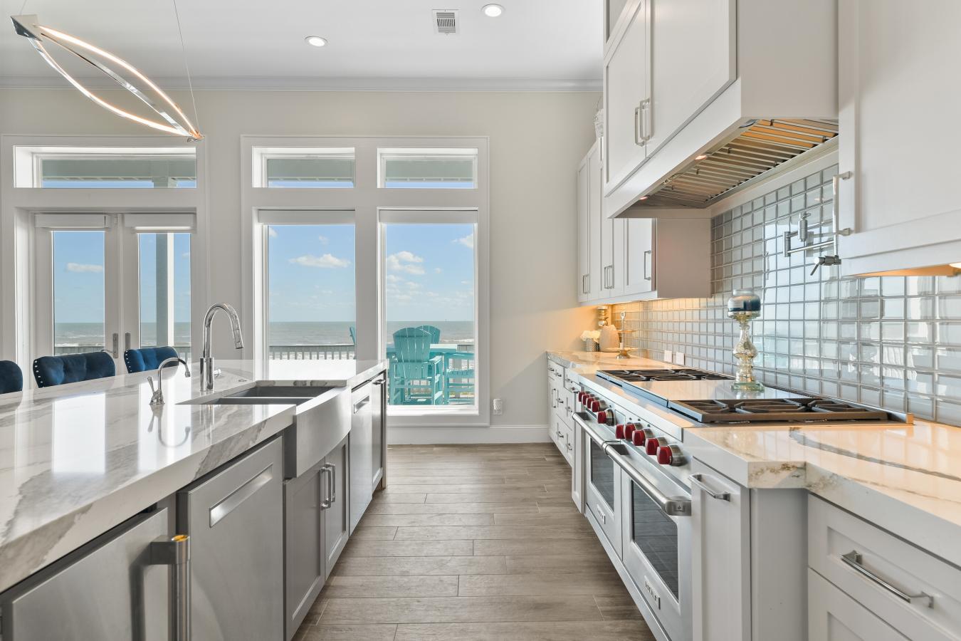 Galveston, Galveston, 77554, United States, 5 Bedrooms Bedrooms, ,5 BathroomsBathrooms,Residential,For Sale,1899138