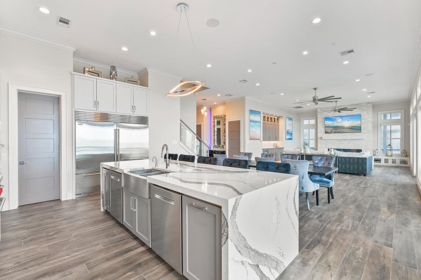 Galveston, Galveston, 77554, United States, 5 Bedrooms Bedrooms, ,5 BathroomsBathrooms,Residential,For Sale,1899138