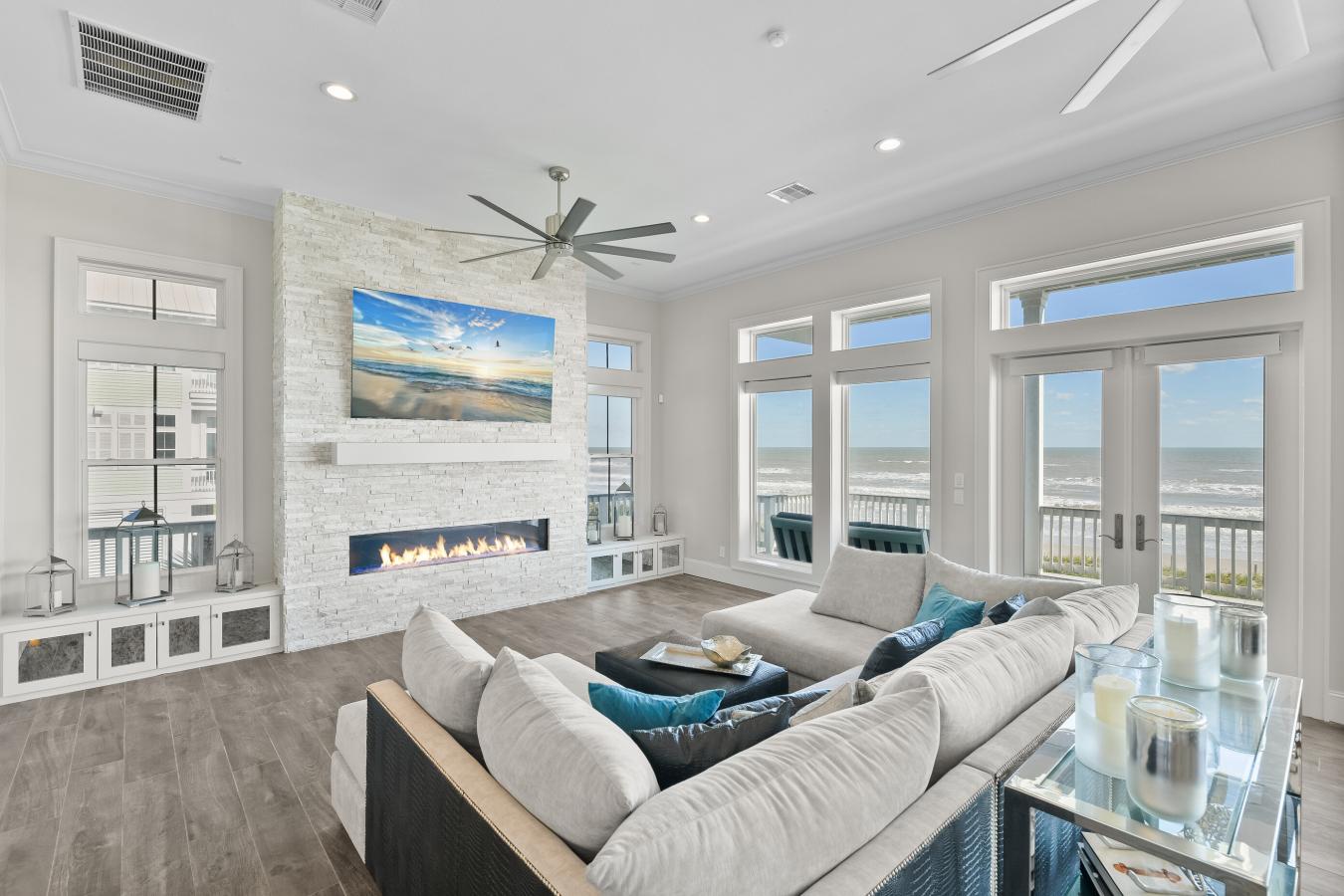 Galveston, Galveston, 77554, United States, 5 Bedrooms Bedrooms, ,5 BathroomsBathrooms,Residential,For Sale,1899138