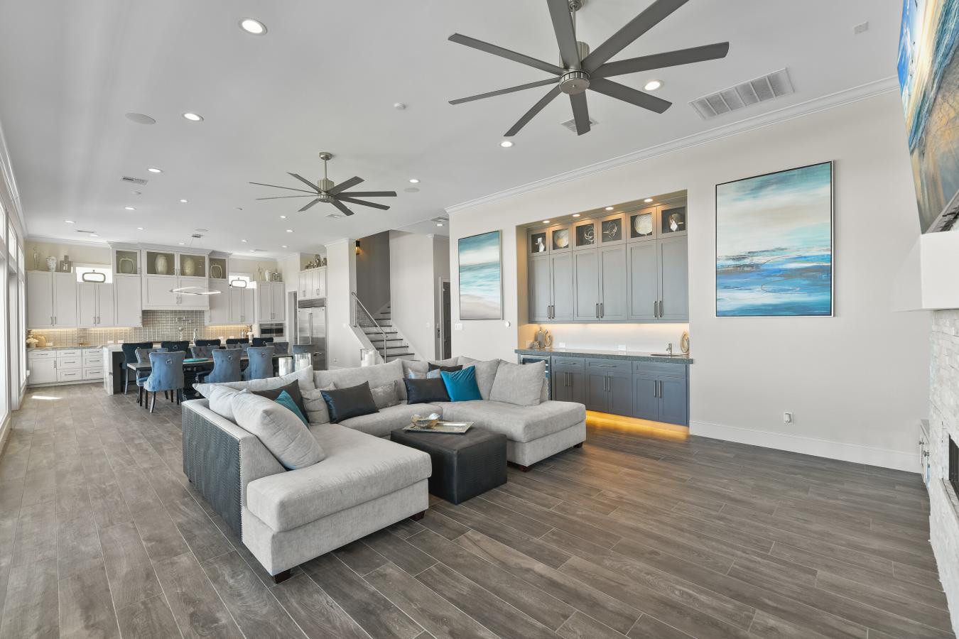 Galveston, Galveston, 77554, United States, 5 Bedrooms Bedrooms, ,5 BathroomsBathrooms,Residential,For Sale,1899138