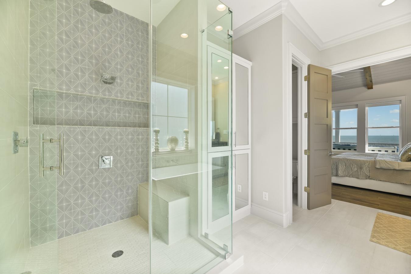 Galveston, Galveston, 77554, United States, 5 Bedrooms Bedrooms, ,5 BathroomsBathrooms,Residential,For Sale,1899138