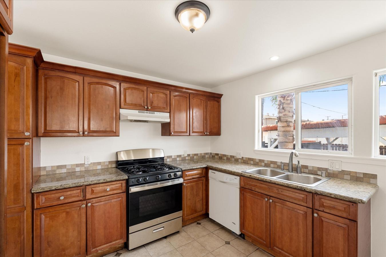 San Pedro, California, 90731, United States, 5 Bedrooms Bedrooms, ,3 BathroomsBathrooms,Residential,For Sale,1894639