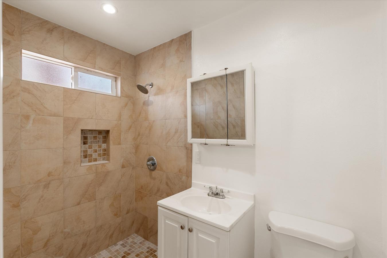 San Pedro, California, 90731, United States, 5 Bedrooms Bedrooms, ,3 BathroomsBathrooms,Residential,For Sale,1894639