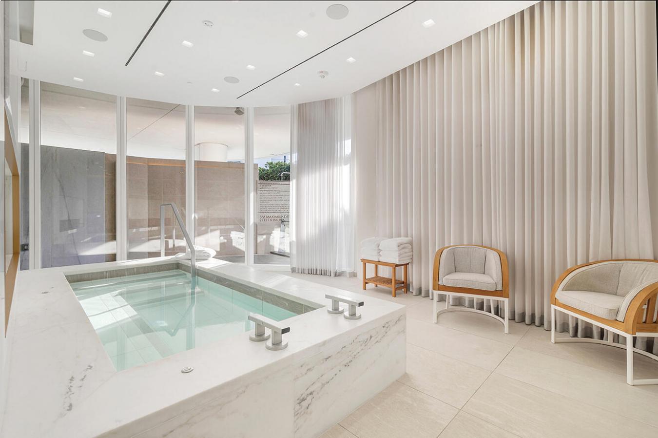 West Palm Beach, Florida, 33401, United States, 3 Bedrooms Bedrooms, ,4 BathroomsBathrooms,Residential,For Sale,1894637