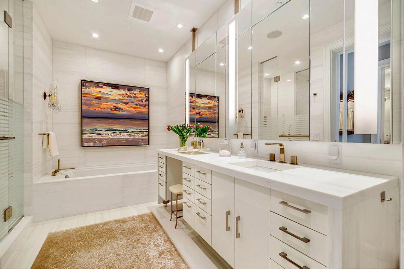 West Palm Beach, Florida, 33401, United States, 3 Bedrooms Bedrooms, ,4 BathroomsBathrooms,Residential,For Sale,1894637