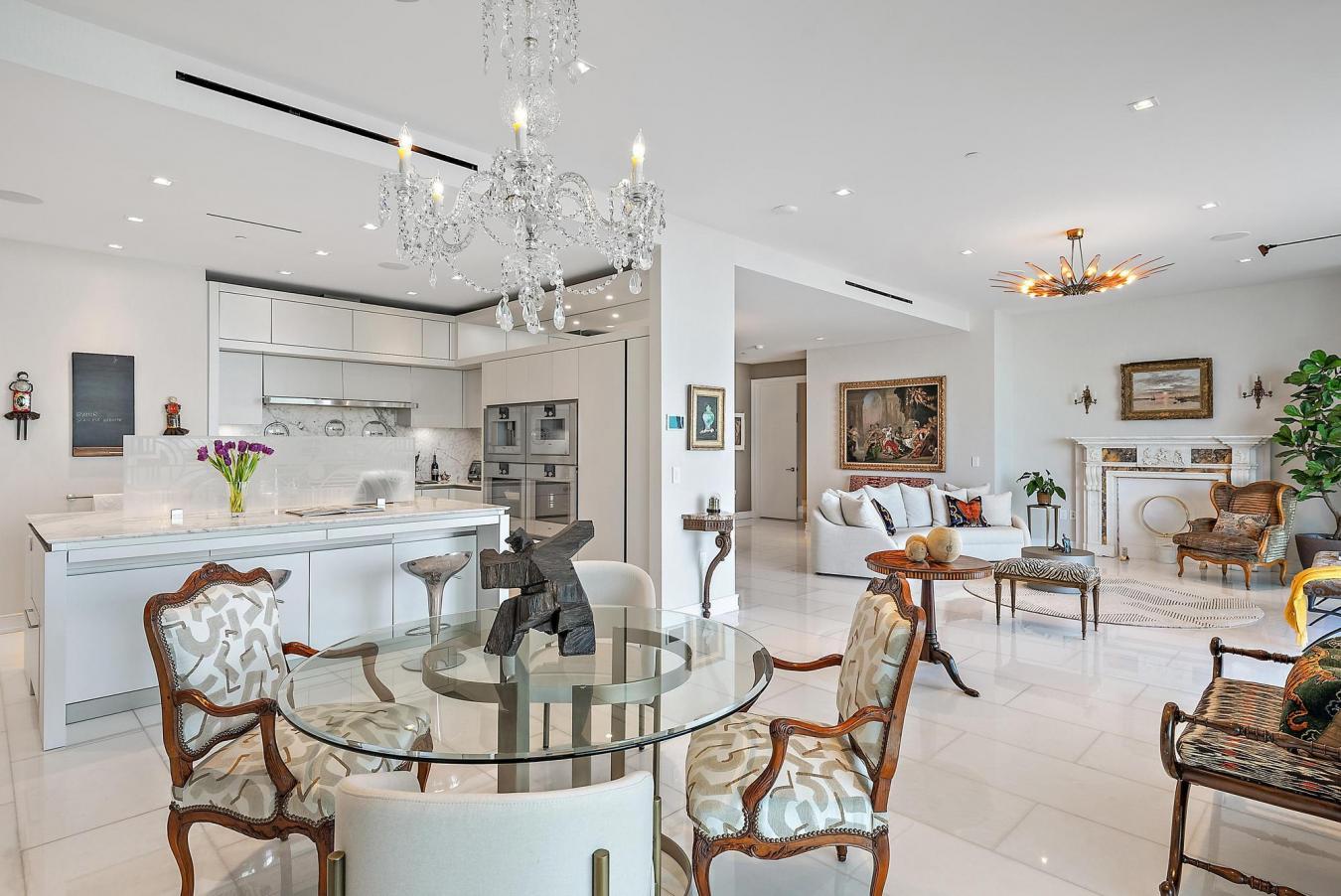 West Palm Beach, Florida, 33401, United States, 3 Bedrooms Bedrooms, ,4 BathroomsBathrooms,Residential,For Sale,1894637