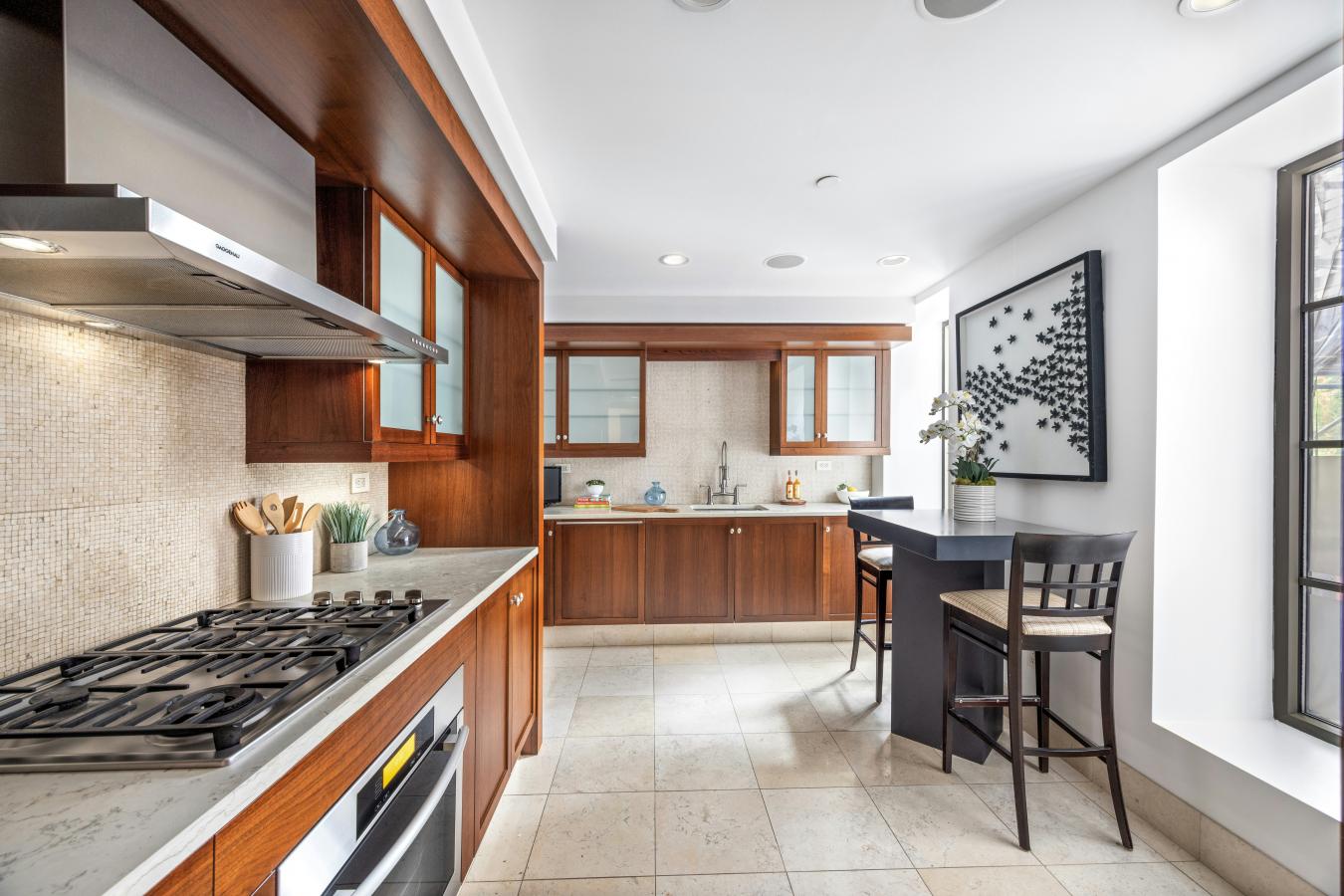 New York, New York, 10065, United States, 3 Bedrooms Bedrooms, ,3 BathroomsBathrooms,Residential,For Sale,1894631