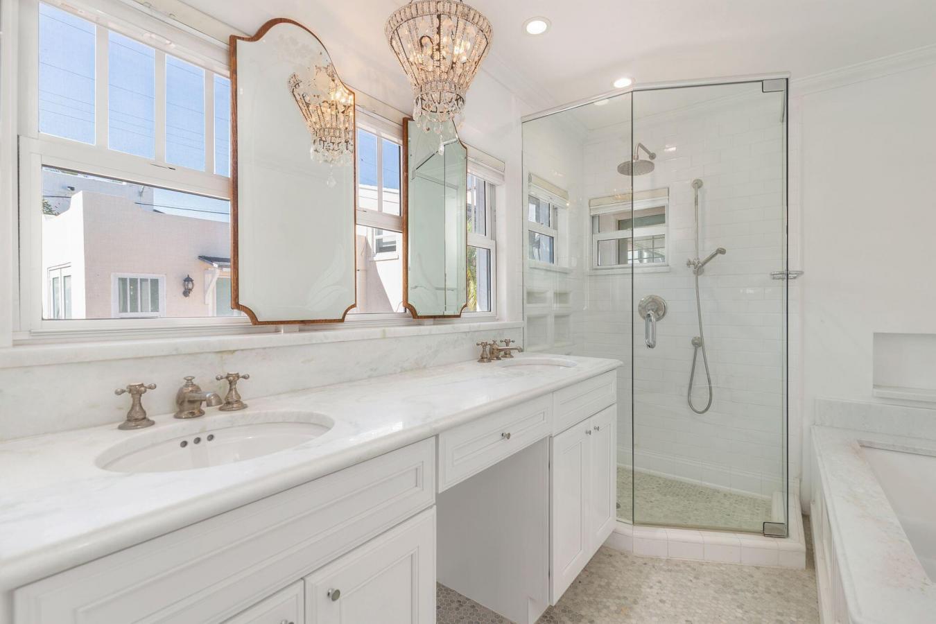 West Palm Beach, Florida, 33405, United States, 4 Bedrooms Bedrooms, ,3 BathroomsBathrooms,Residential,For Sale,1894629