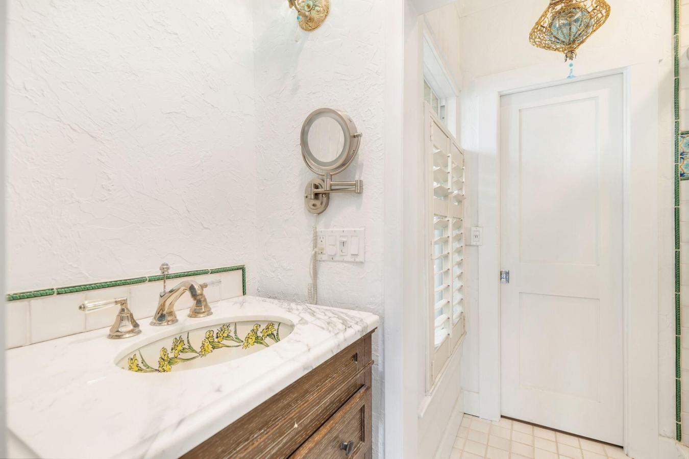 West Palm Beach, Florida, 33405, United States, 4 Bedrooms Bedrooms, ,3 BathroomsBathrooms,Residential,For Sale,1894629