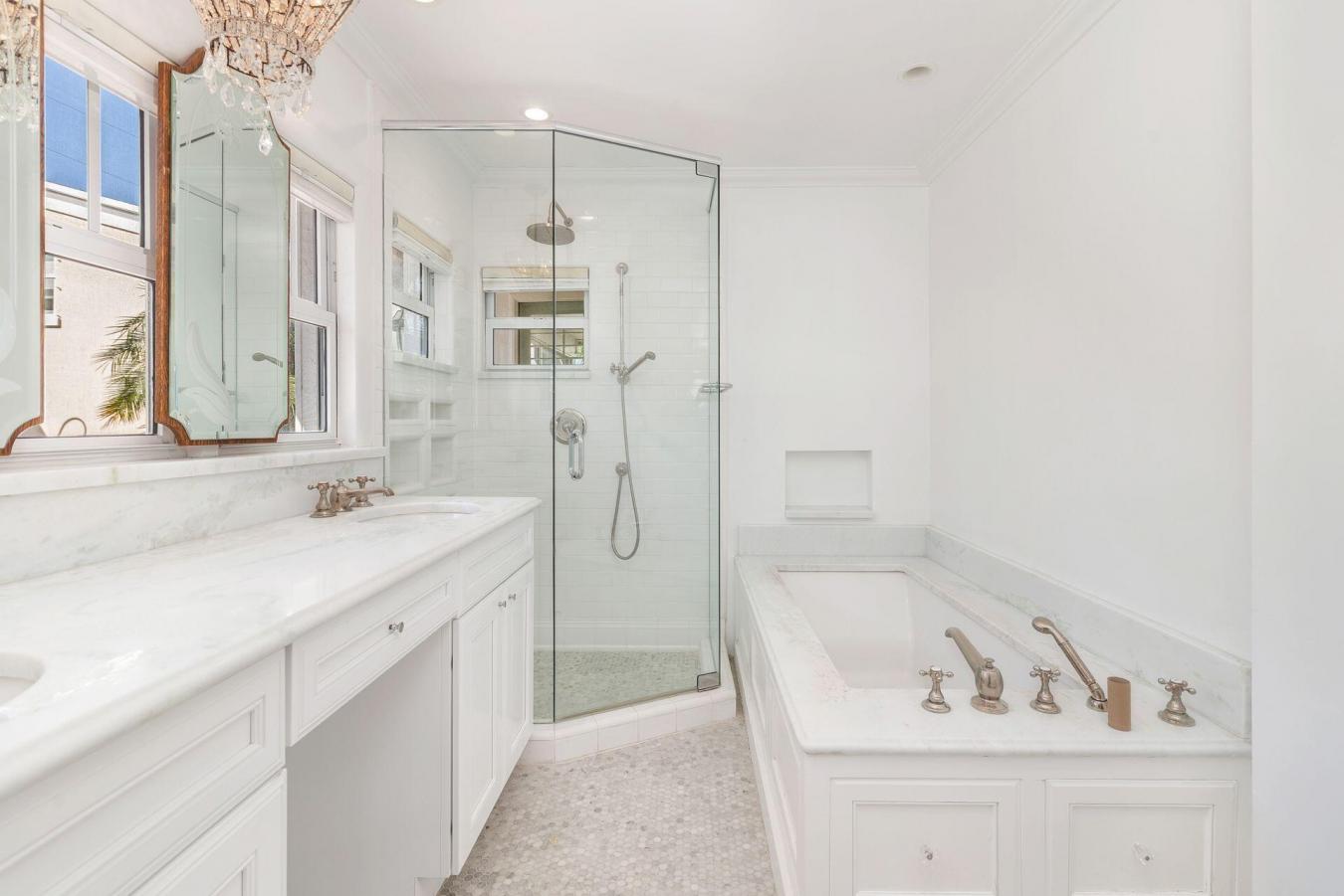 West Palm Beach, Florida, 33405, United States, 4 Bedrooms Bedrooms, ,3 BathroomsBathrooms,Residential,For Sale,1894629