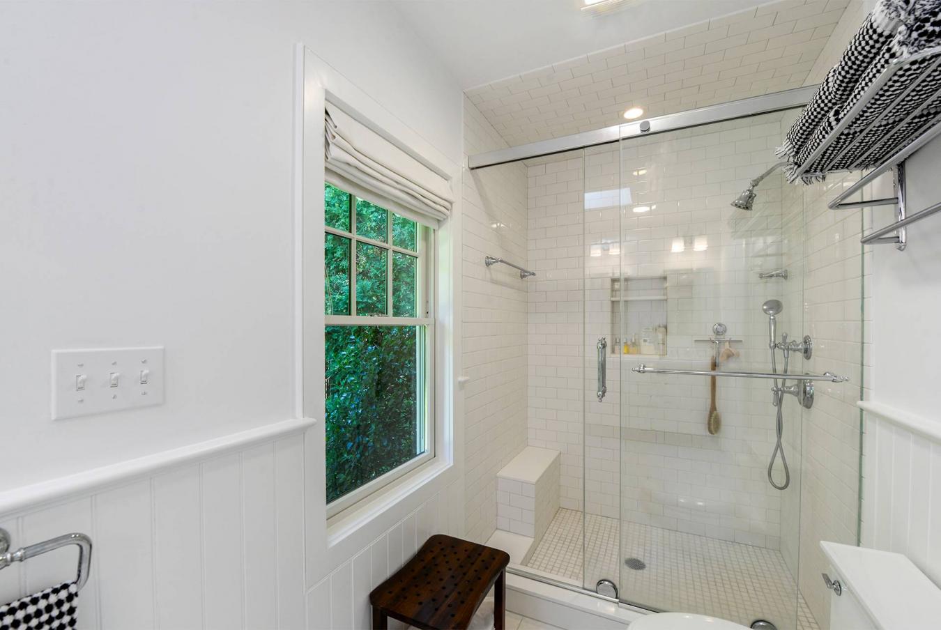 East Hampton, New York, 11937, United States, 2 Bedrooms Bedrooms, ,2 BathroomsBathrooms,Residential,For Sale,1894625
