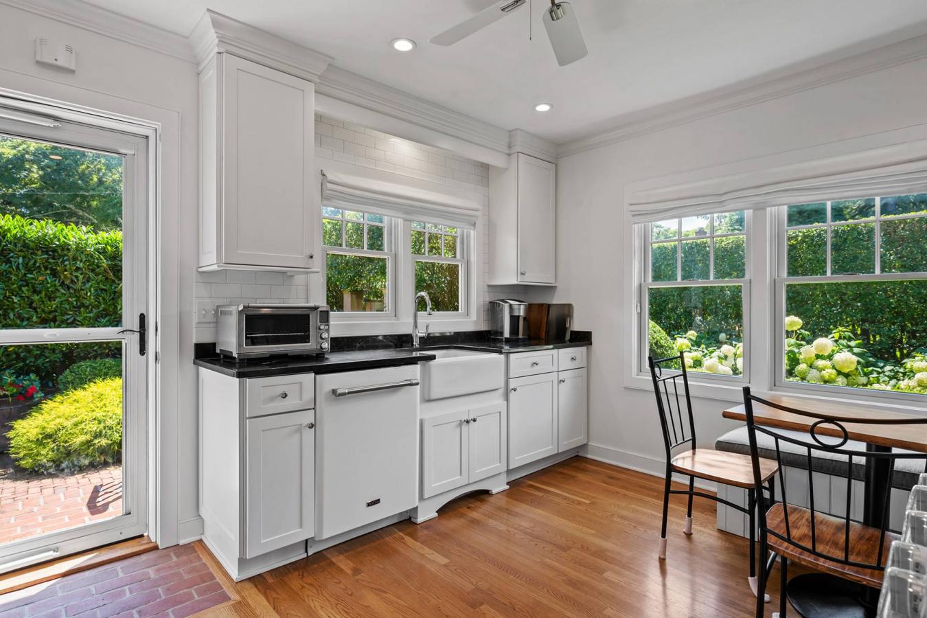 East Hampton, New York, 11937, United States, 2 Bedrooms Bedrooms, ,2 BathroomsBathrooms,Residential,For Sale,1894625