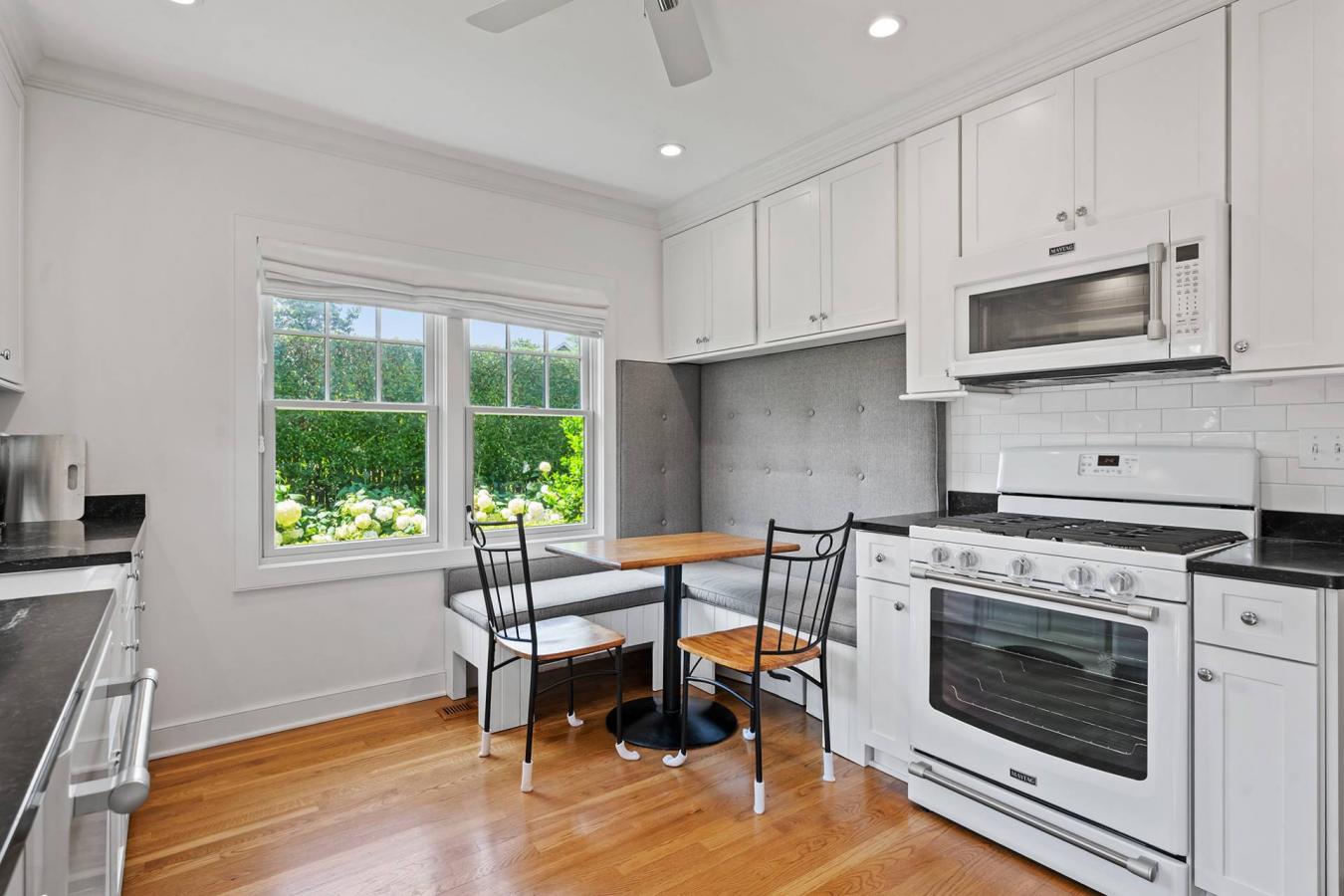 East Hampton, New York, 11937, United States, 2 Bedrooms Bedrooms, ,2 BathroomsBathrooms,Residential,For Sale,1894625