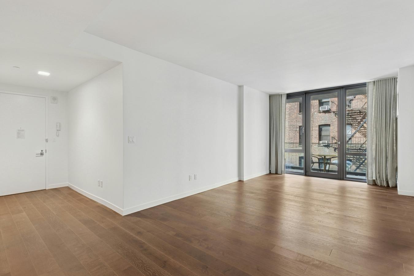 New York, New York, 10128, United States, 2 Bedrooms Bedrooms, ,2 BathroomsBathrooms,Residential,For Sale,1894618