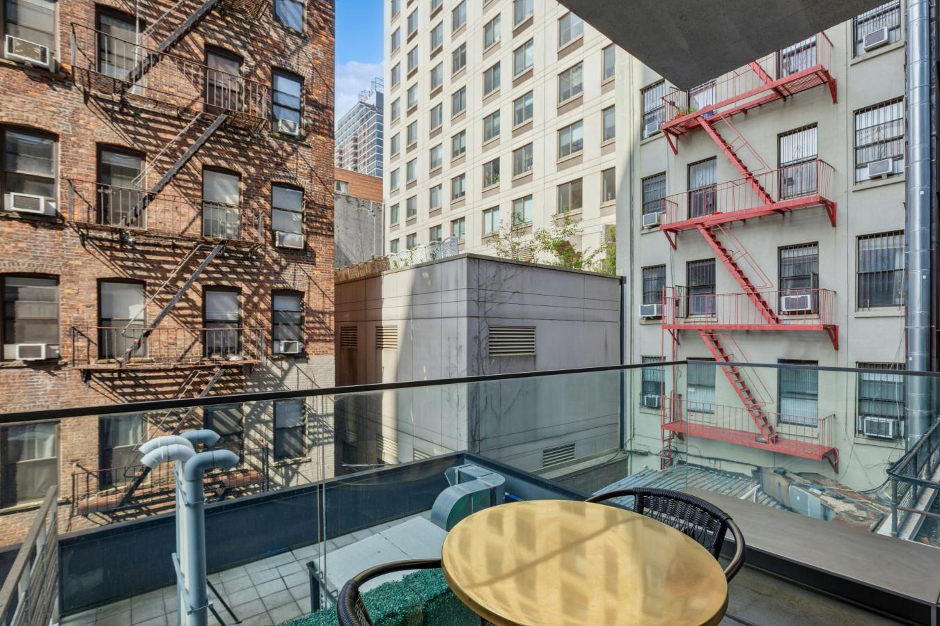 New York, New York, 10128, United States, 2 Bedrooms Bedrooms, ,2 BathroomsBathrooms,Residential,For Sale,1894618