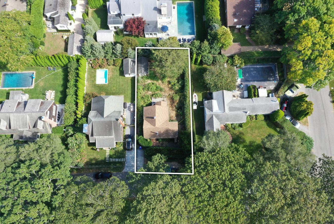 Village of East Hampton, New York, 11937, United States, 2 Bedrooms Bedrooms, ,1 BathroomBathrooms,Residential,For Sale,1894617