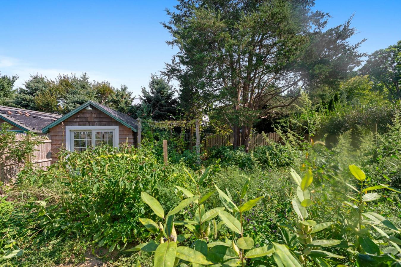 Village of East Hampton, New York, 11937, United States, 2 Bedrooms Bedrooms, ,1 BathroomBathrooms,Residential,For Sale,1894617
