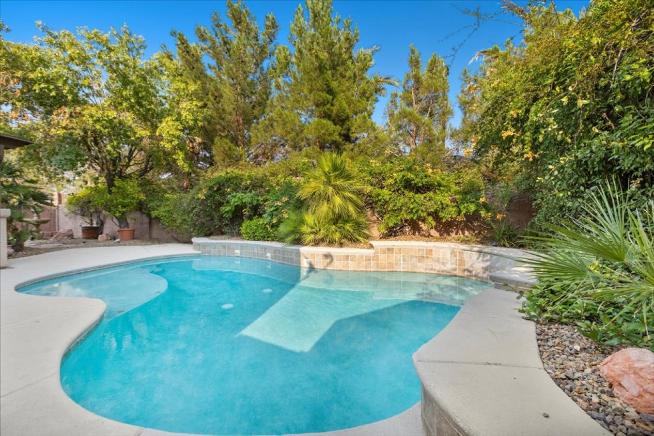 Henderson, Clark, 89012, United States, 5 Bedrooms Bedrooms, ,3 BathroomsBathrooms,Residential,For Sale,1897944