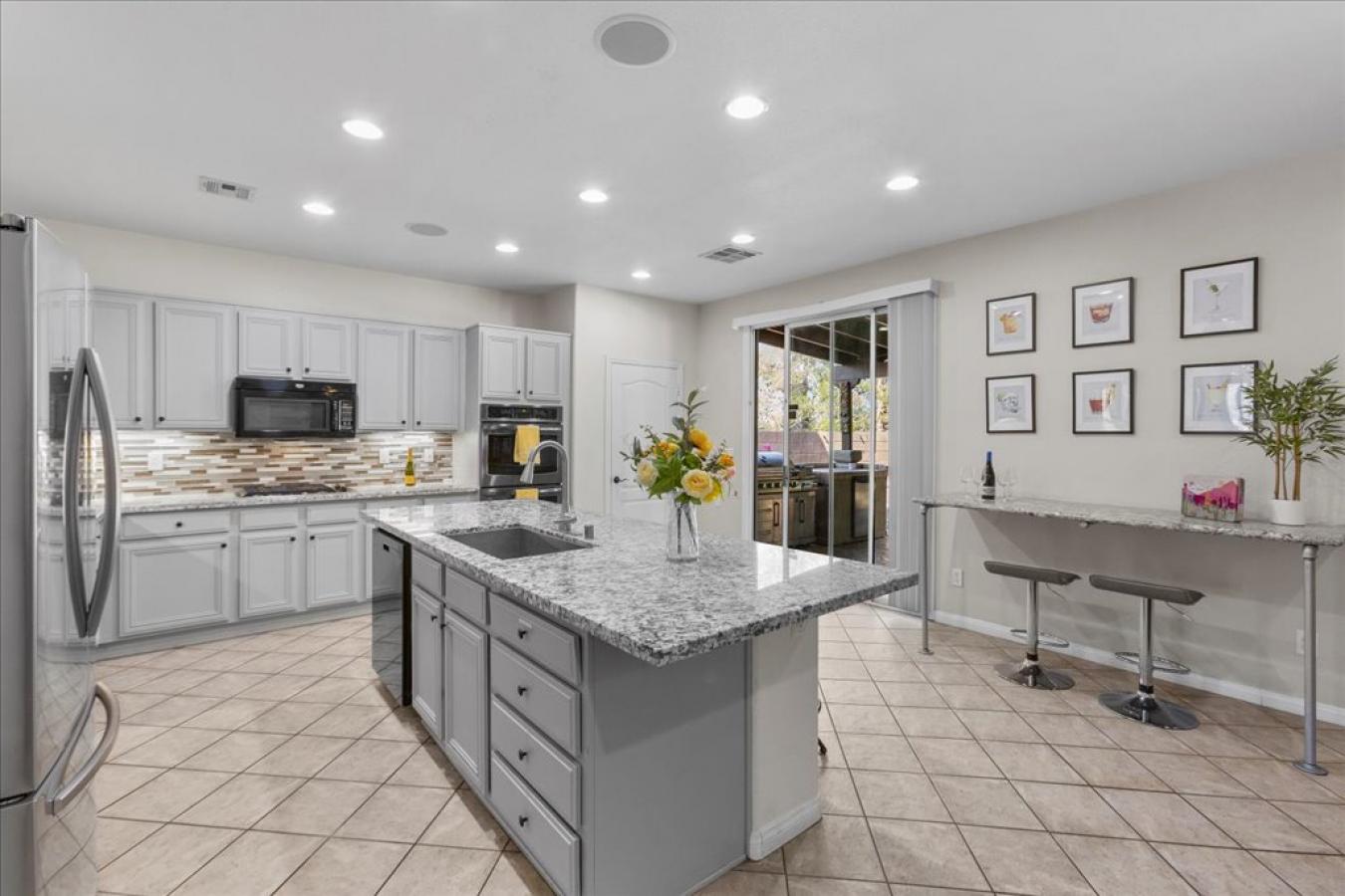 Henderson, Clark, 89012, United States, 5 Bedrooms Bedrooms, ,3 BathroomsBathrooms,Residential,For Sale,1897944