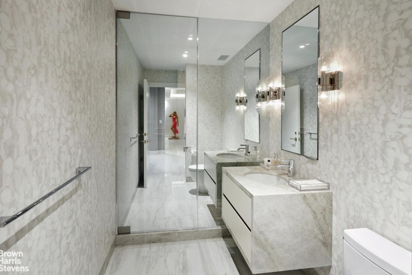 New York, New York, 10128, United States, 4 Bedrooms Bedrooms, ,3 BathroomsBathrooms,Residential,For Sale,1897943