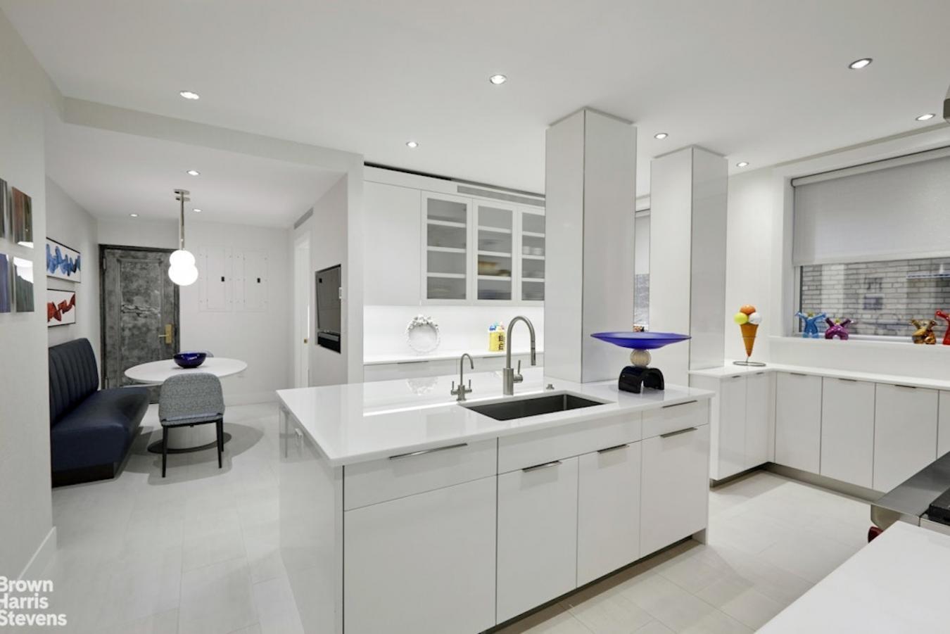 New York, New York, 10128, United States, 4 Bedrooms Bedrooms, ,3 BathroomsBathrooms,Residential,For Sale,1897943