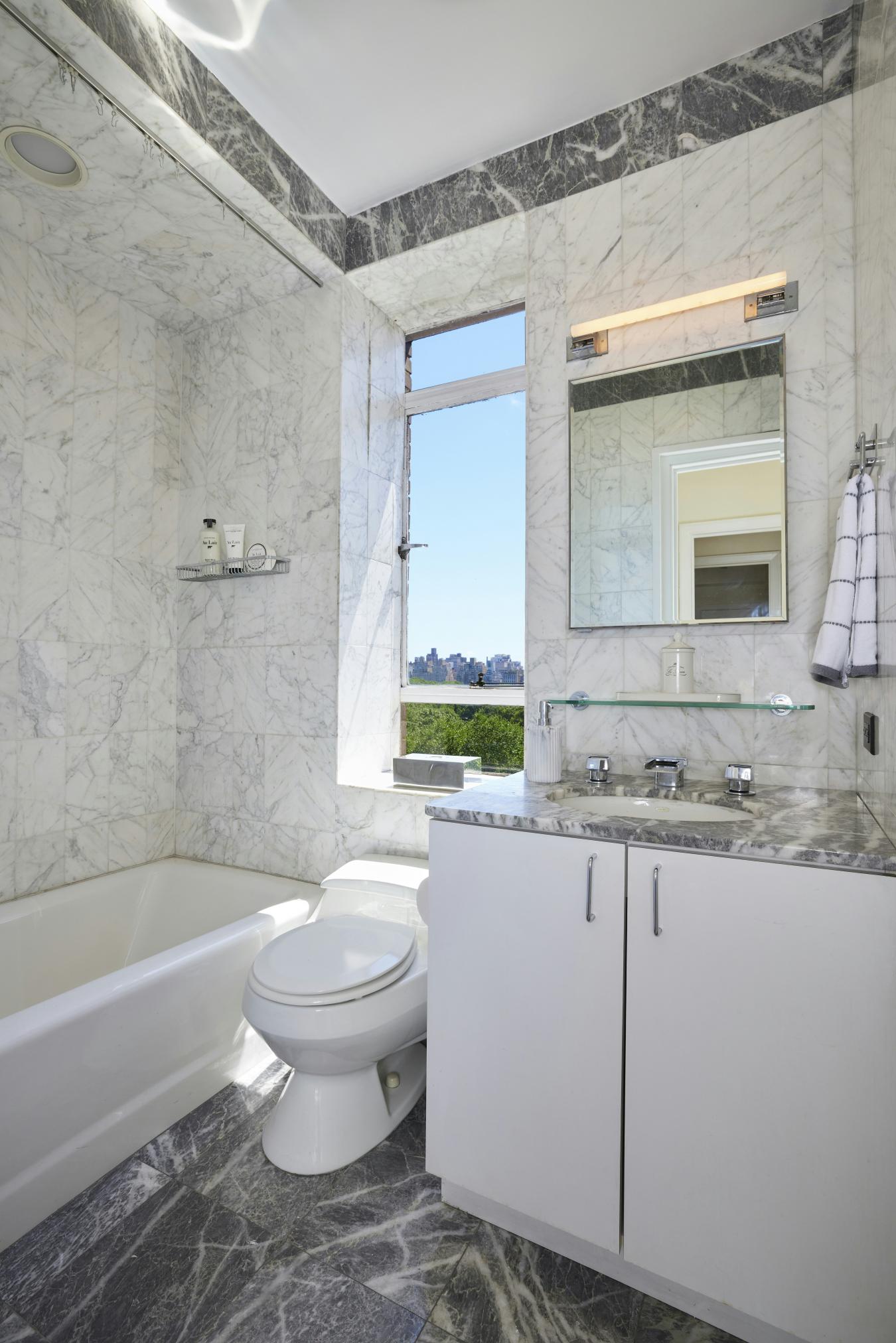 New York, New York, 10023, United States, 3 Bedrooms Bedrooms, ,3 BathroomsBathrooms,Residential,For Sale,1967475