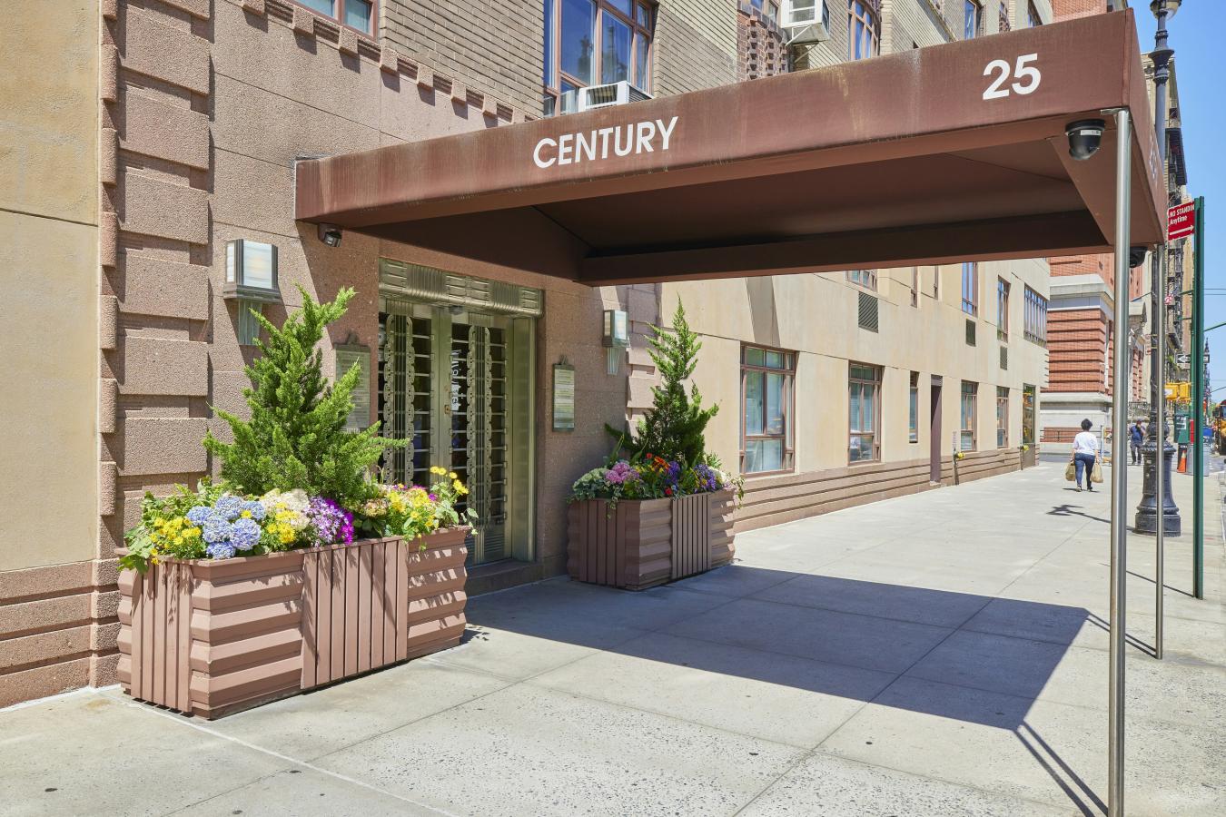 New York, New York, 10023, United States, 3 Bedrooms Bedrooms, ,3 BathroomsBathrooms,Residential,For Sale,1967475