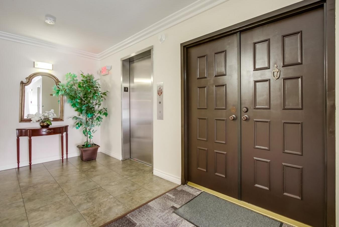 La Jolla, San Diego, 92037, United States, 2 Bedrooms Bedrooms, ,-2 BathroomBathrooms,Residential,For Sale,1897922