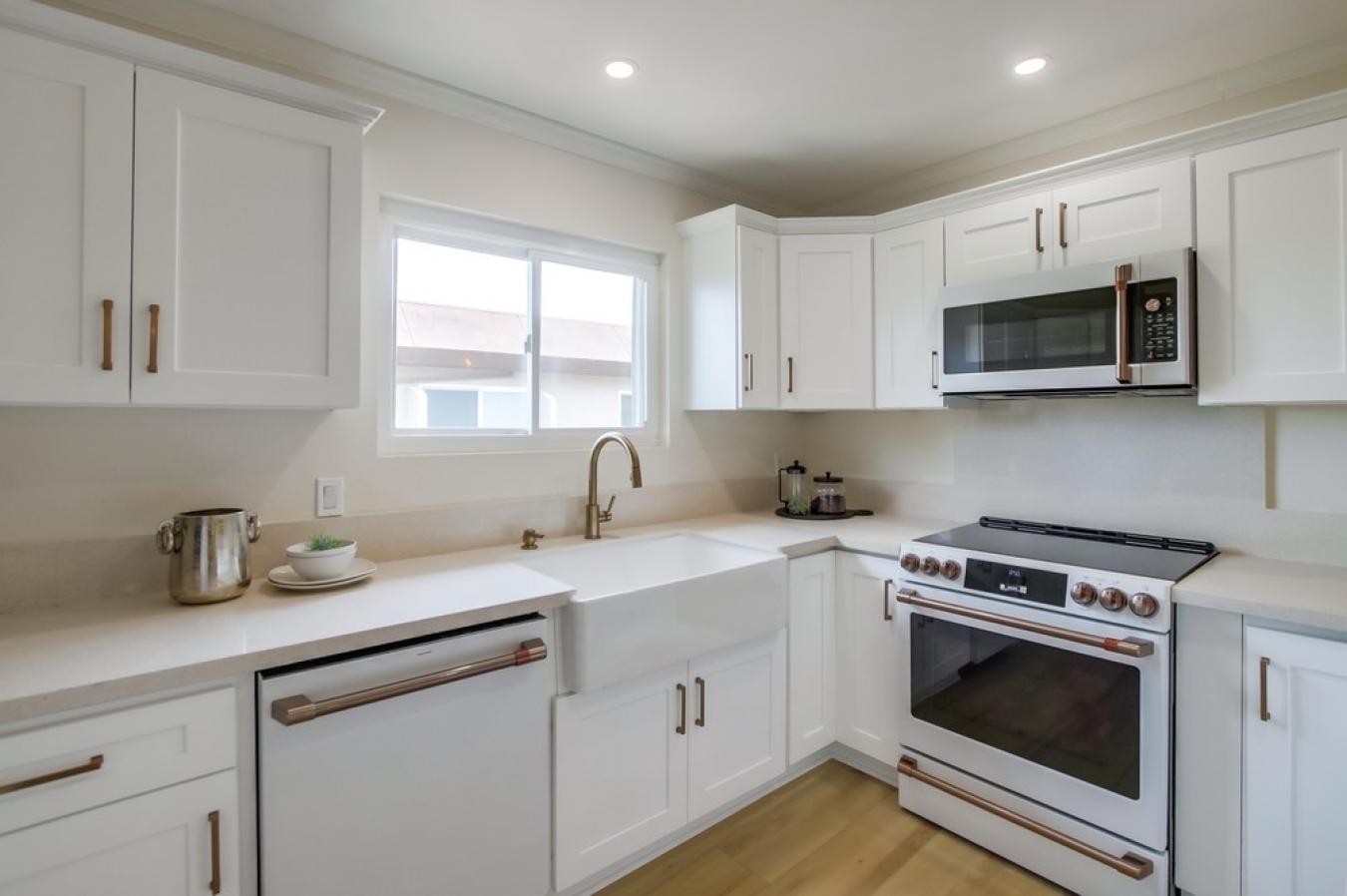 La Jolla, San Diego, 92037, United States, 2 Bedrooms Bedrooms, ,-2 BathroomBathrooms,Residential,For Sale,1897922