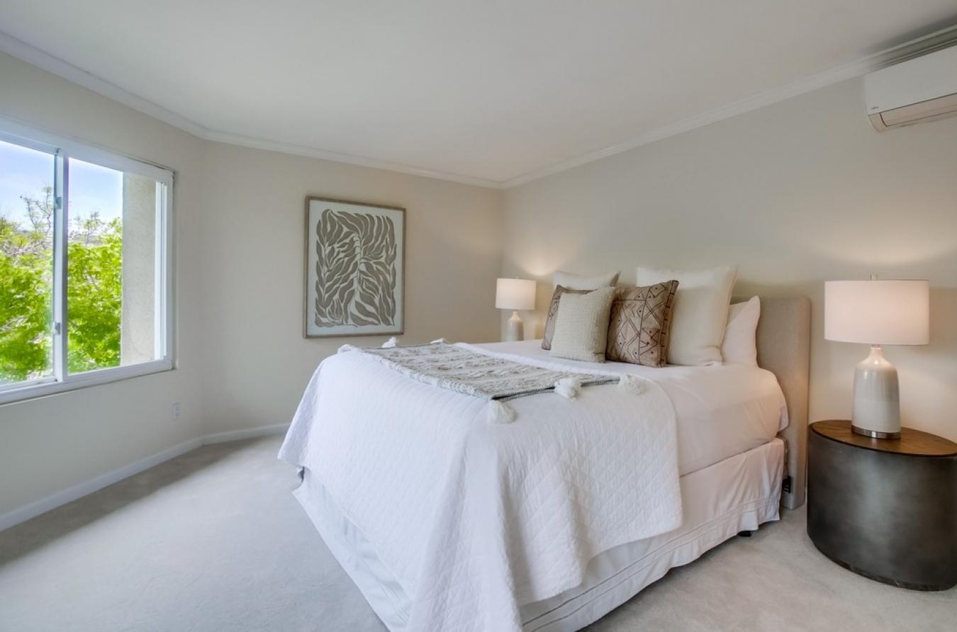 La Jolla, San Diego, 92037, United States, 2 Bedrooms Bedrooms, ,-2 BathroomBathrooms,Residential,For Sale,1897922