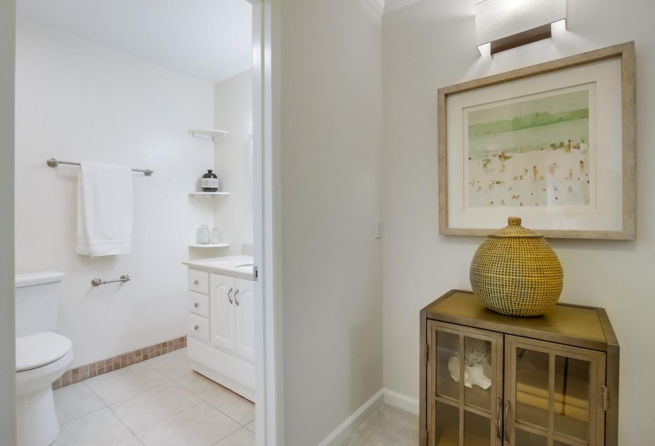 La Jolla, San Diego, 92037, United States, 2 Bedrooms Bedrooms, ,-2 BathroomBathrooms,Residential,For Sale,1897922