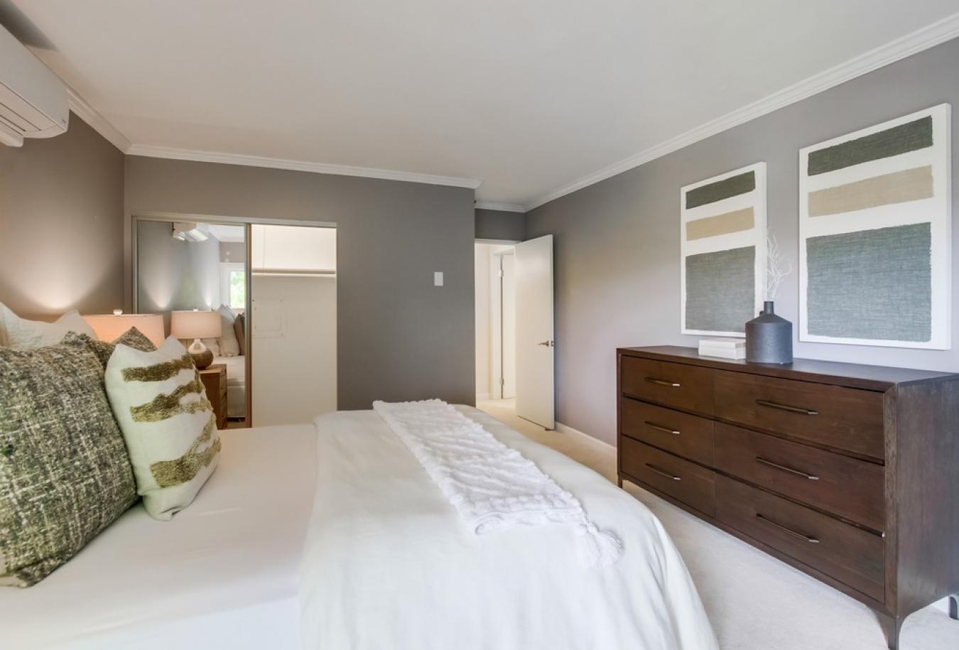 La Jolla, San Diego, 92037, United States, 2 Bedrooms Bedrooms, ,-2 BathroomBathrooms,Residential,For Sale,1897922