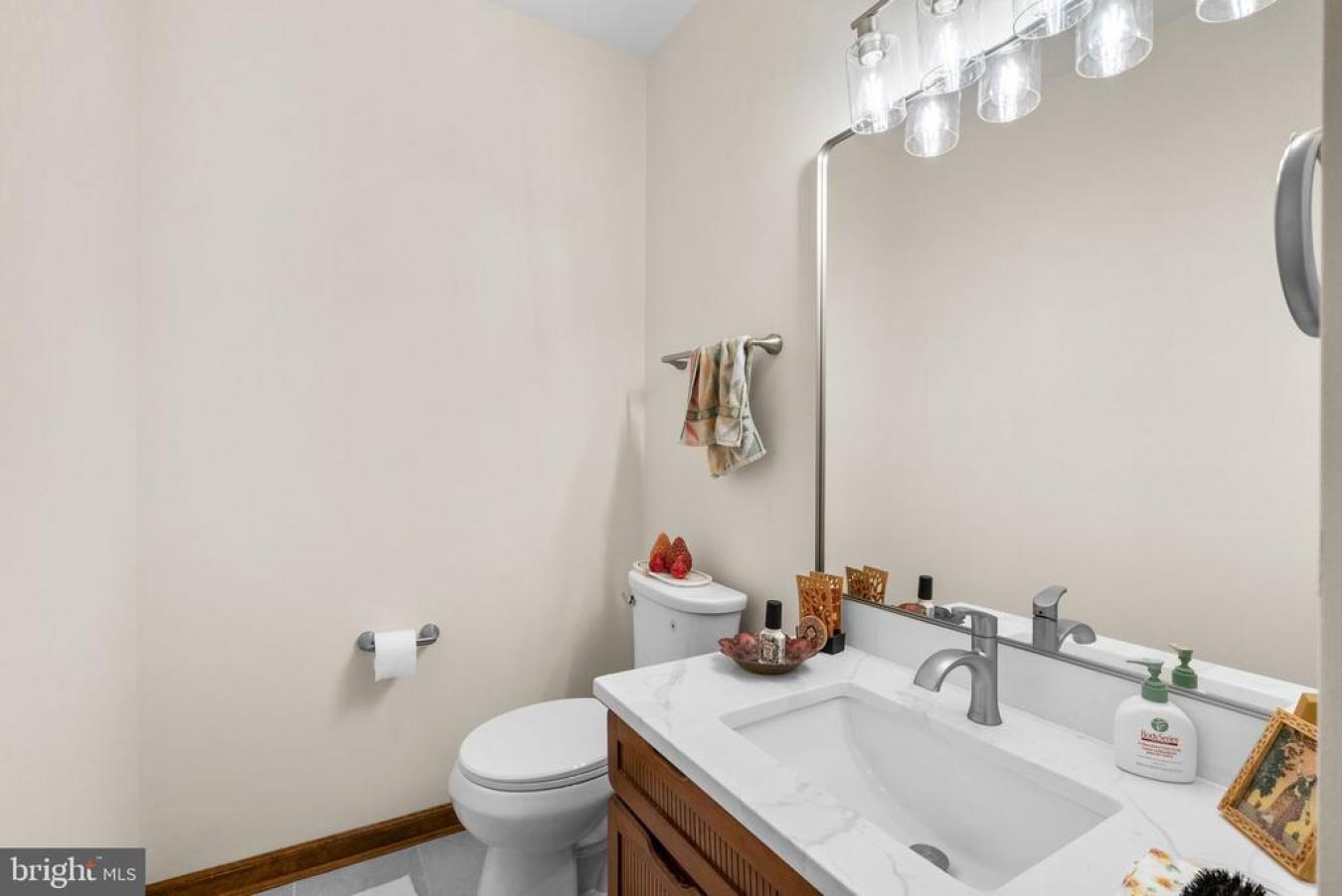 ASHTON, MONTGOMERY, 20861, United States, 2 Bedrooms Bedrooms, ,3 BathroomsBathrooms,Residential,For Sale,1899129