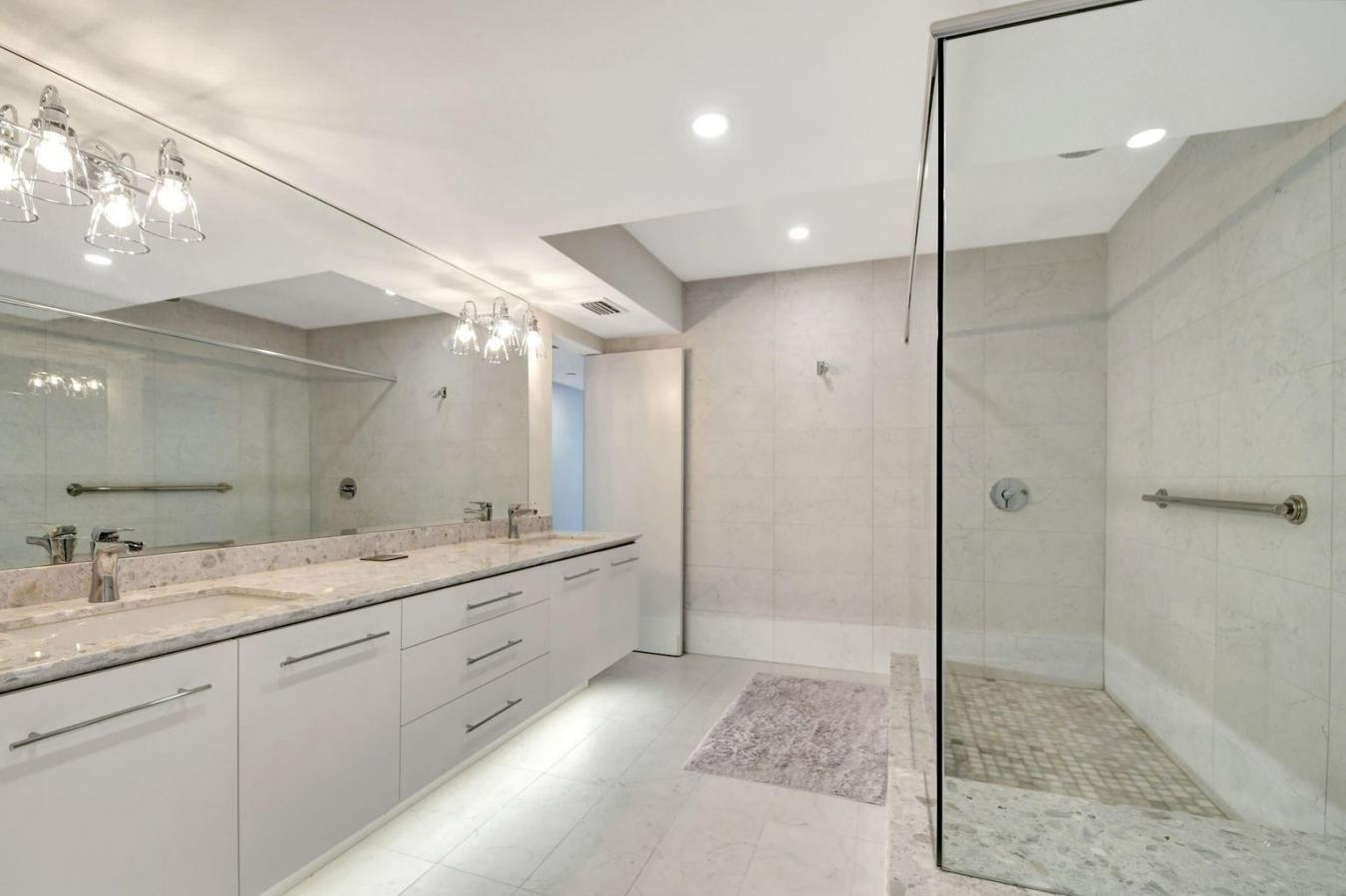 Singer Island, Florida, 33404, United States, 2 Bedrooms Bedrooms, ,2 BathroomsBathrooms,Residential,For Sale,1899128