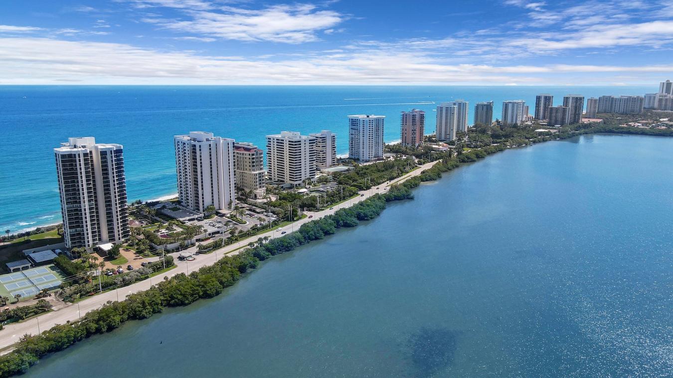 Singer Island, Florida, 33404, United States, 2 Bedrooms Bedrooms, ,2 BathroomsBathrooms,Residential,For Sale,1899128