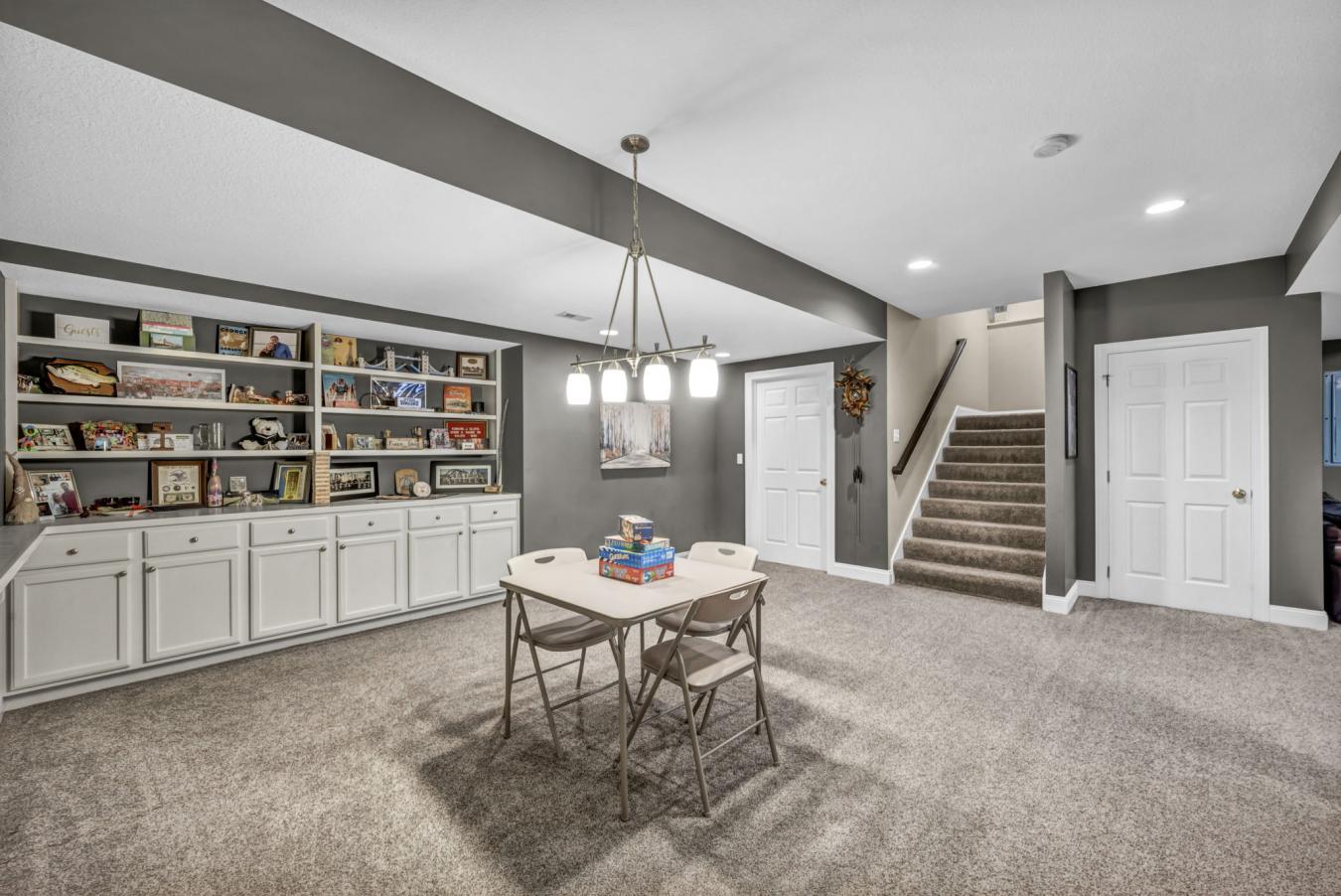 Sandusky, Erie, 44870, United States, 5 Bedrooms Bedrooms, ,3 BathroomsBathrooms,Residential,For Sale,1900109