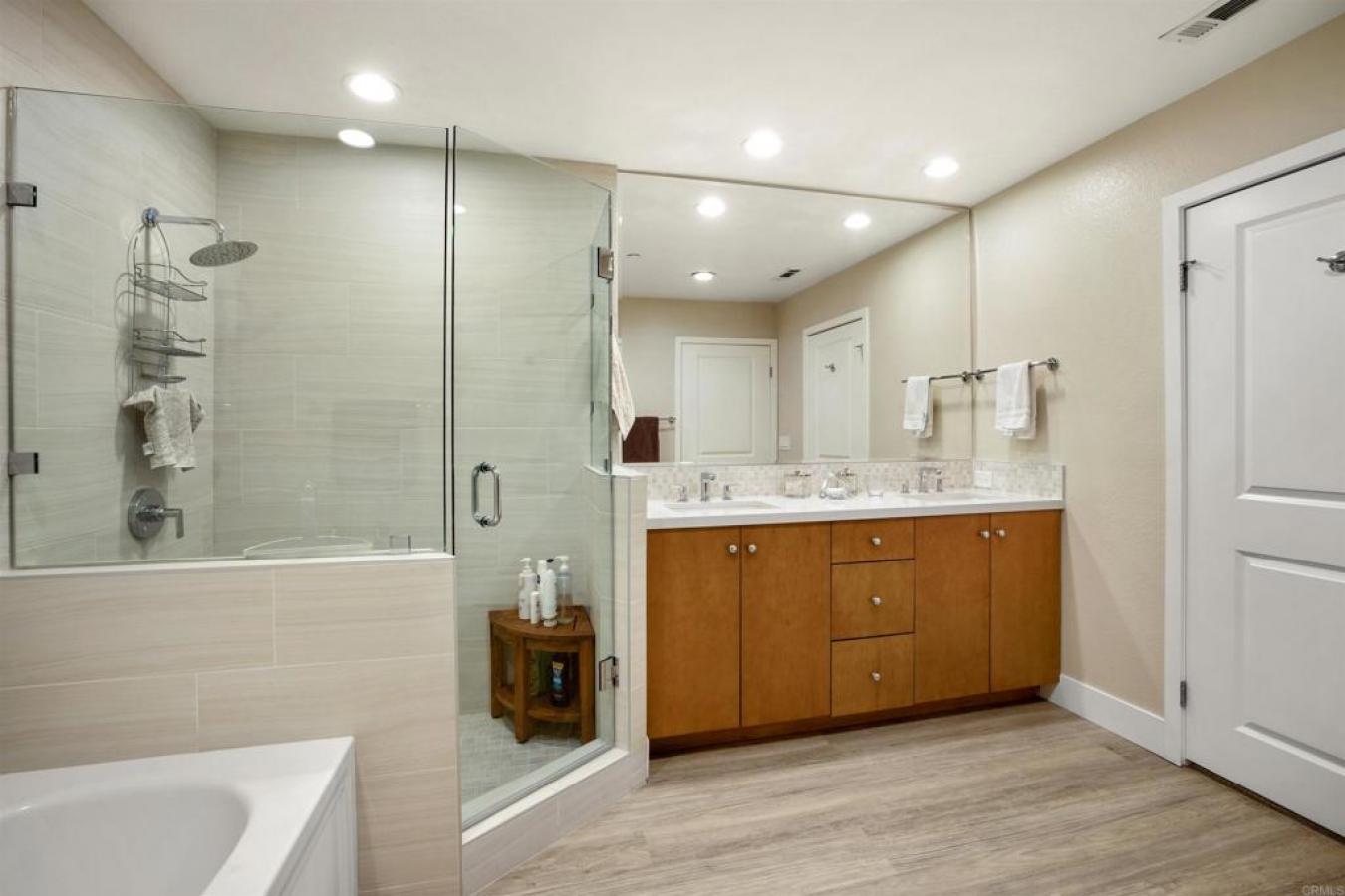 San Diego, San Diego, 92103, United States, 2 Bedrooms Bedrooms, ,2 BathroomsBathrooms,Residential,For Sale,1899124