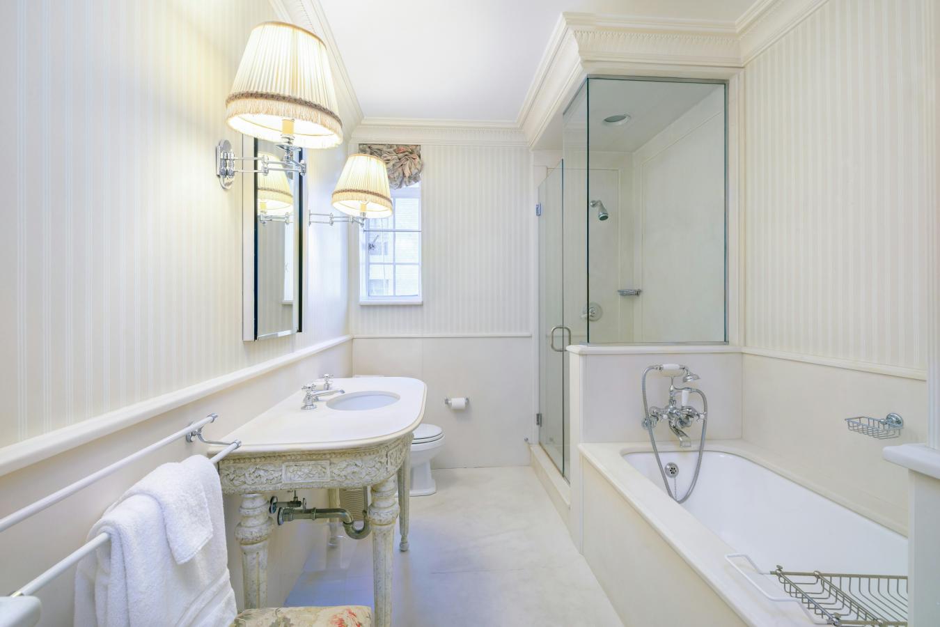 New York, New York, 10065, United States, 3 Bedrooms Bedrooms, ,3 BathroomsBathrooms,Residential,For Sale,1899122