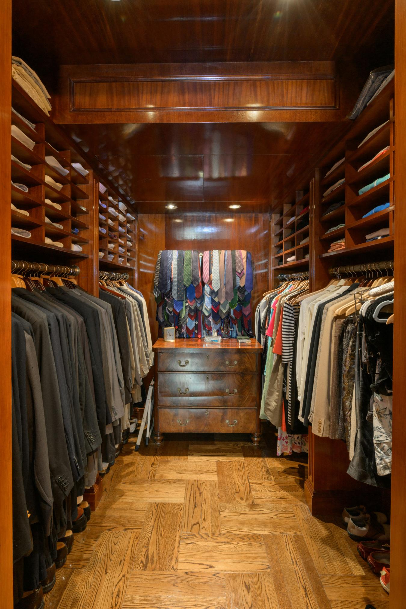 New York, New York, 10065, United States, 3 Bedrooms Bedrooms, ,3 BathroomsBathrooms,Residential,For Sale,1899122