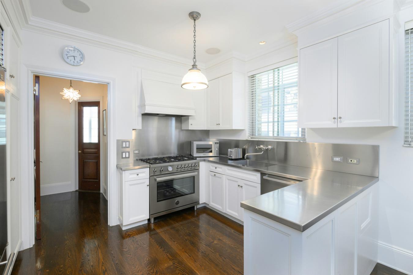 New York, New York, 10065, United States, 3 Bedrooms Bedrooms, ,3 BathroomsBathrooms,Residential,For Sale,1899122