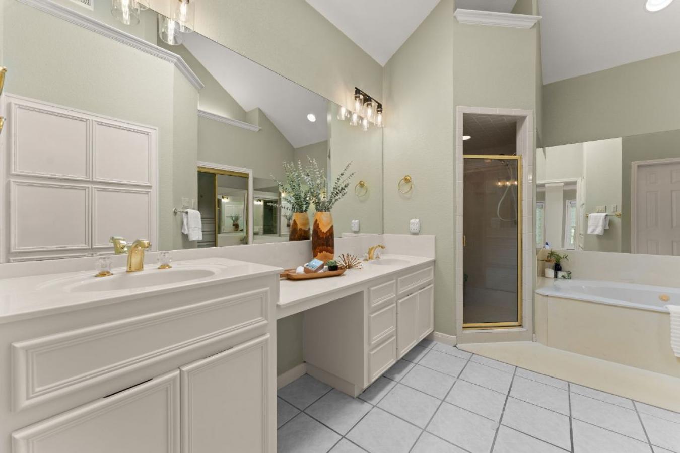 Austin, Travis, 78730, United States, 5 Bedrooms Bedrooms, ,4 BathroomsBathrooms,Residential,For Sale,1952227