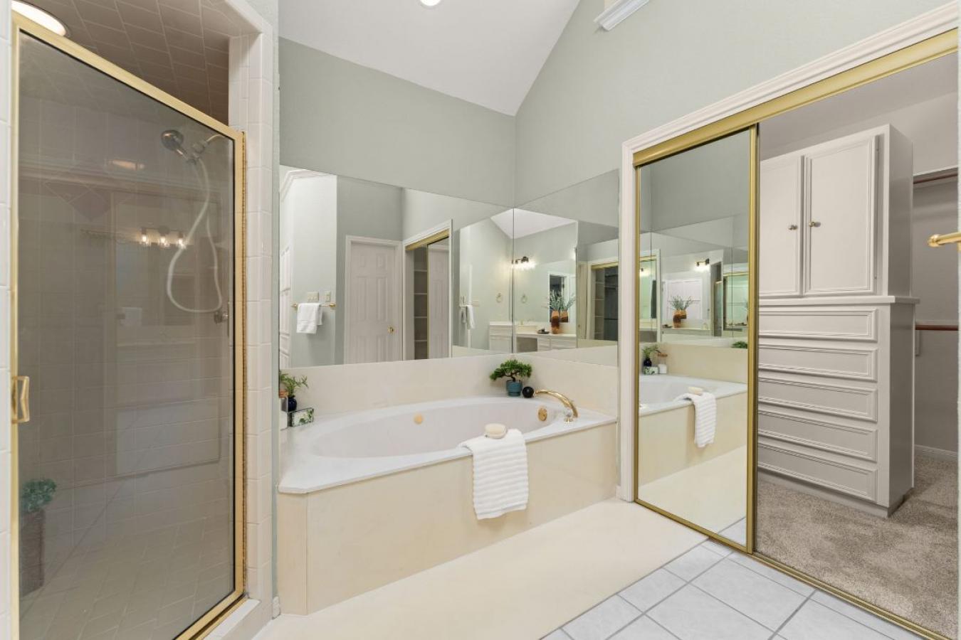 Austin, Travis, 78730, United States, 5 Bedrooms Bedrooms, ,4 BathroomsBathrooms,Residential,For Sale,1952227