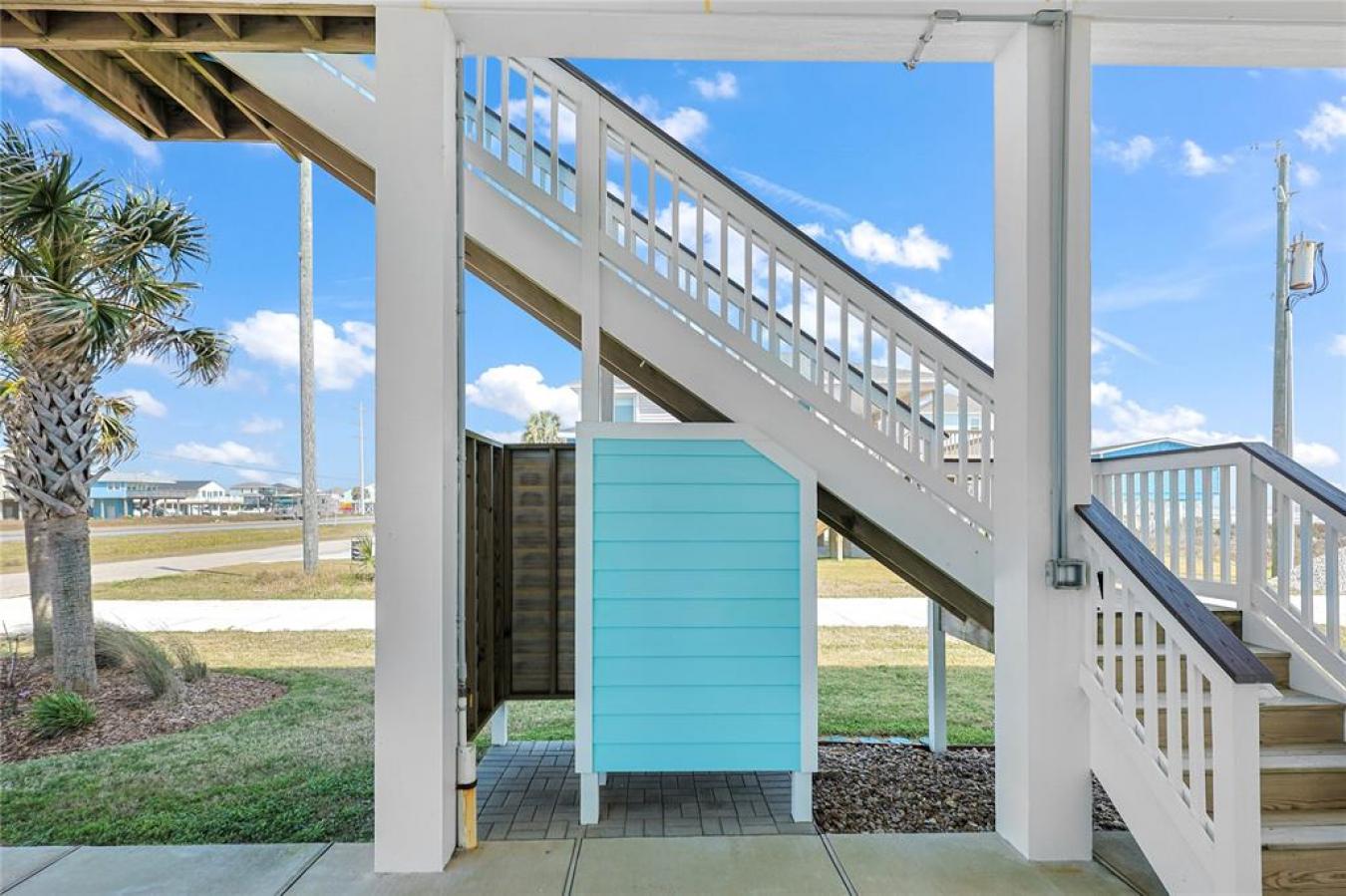 Galveston, Galveston, 77554, United States, 4 Bedrooms Bedrooms, ,3 BathroomsBathrooms,Residential,For Sale,1899097