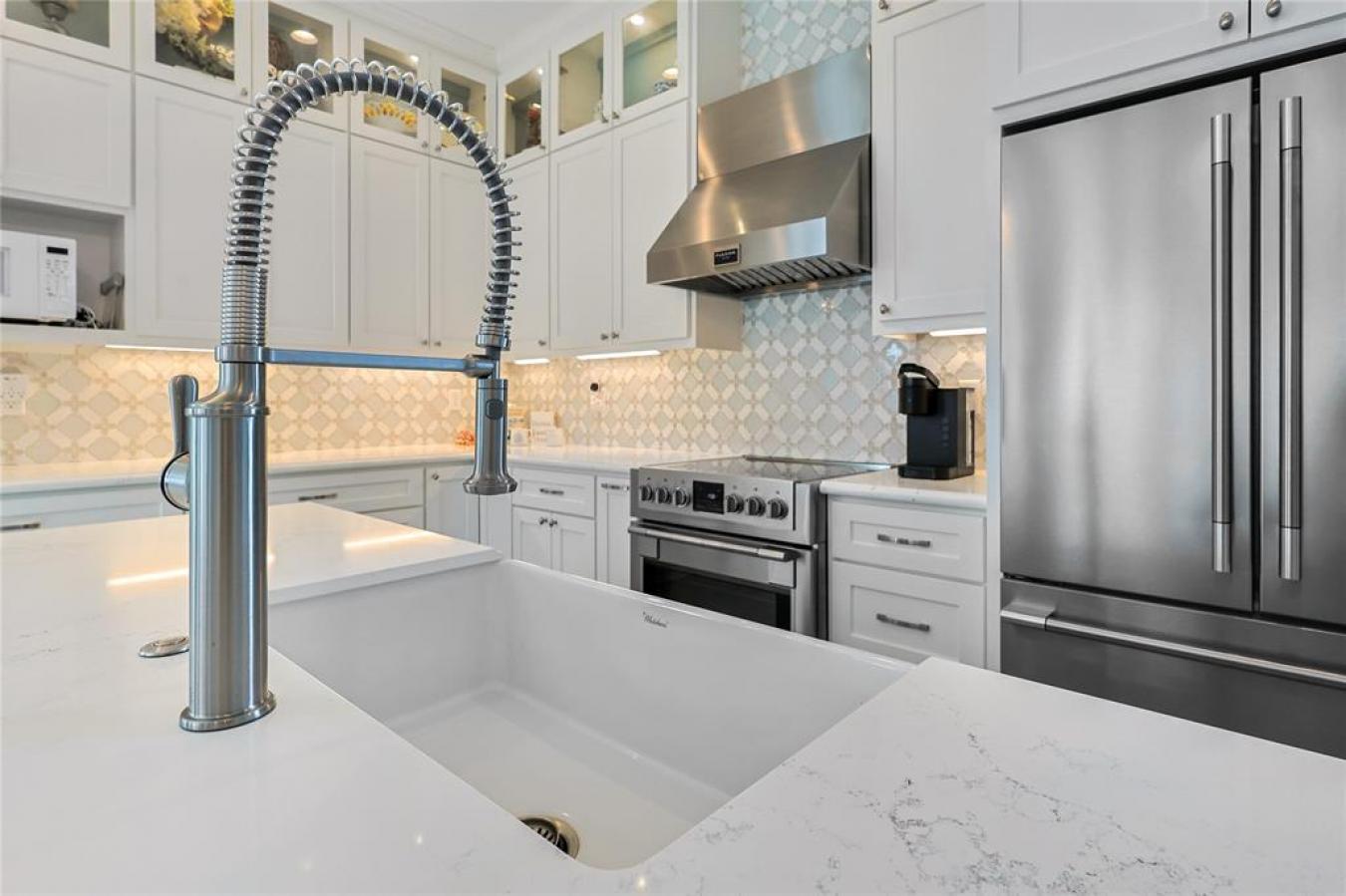 Galveston, Galveston, 77554, United States, 4 Bedrooms Bedrooms, ,3 BathroomsBathrooms,Residential,For Sale,1899097