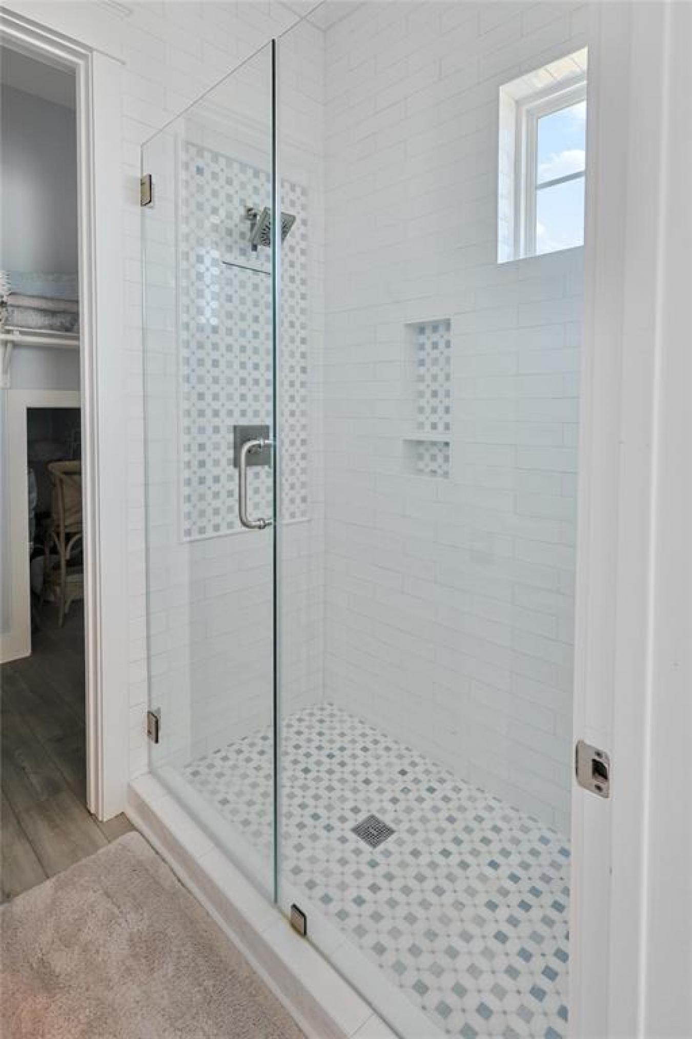 Galveston, Galveston, 77554, United States, 4 Bedrooms Bedrooms, ,3 BathroomsBathrooms,Residential,For Sale,1899097