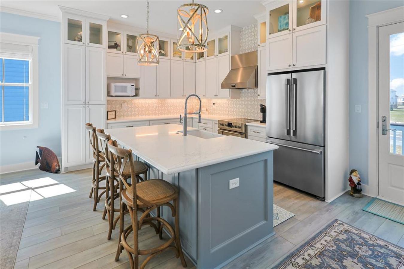 Galveston, Galveston, 77554, United States, 4 Bedrooms Bedrooms, ,3 BathroomsBathrooms,Residential,For Sale,1899097