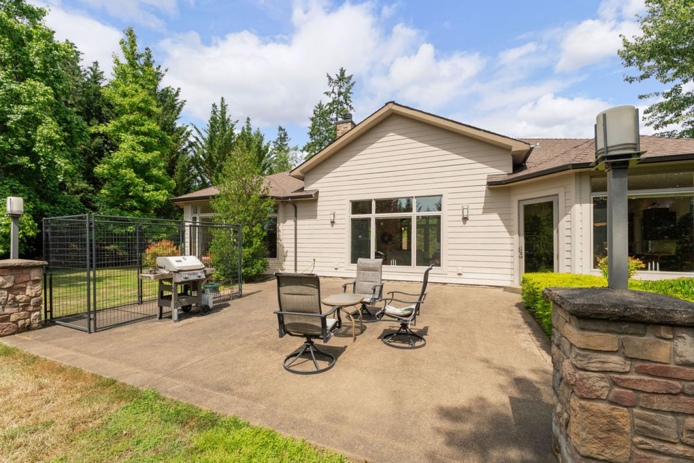 Roseburg, Oregon, 97471, United States, 1 Bedroom Bedrooms, ,2 BathroomsBathrooms,Residential,For Sale,1899096