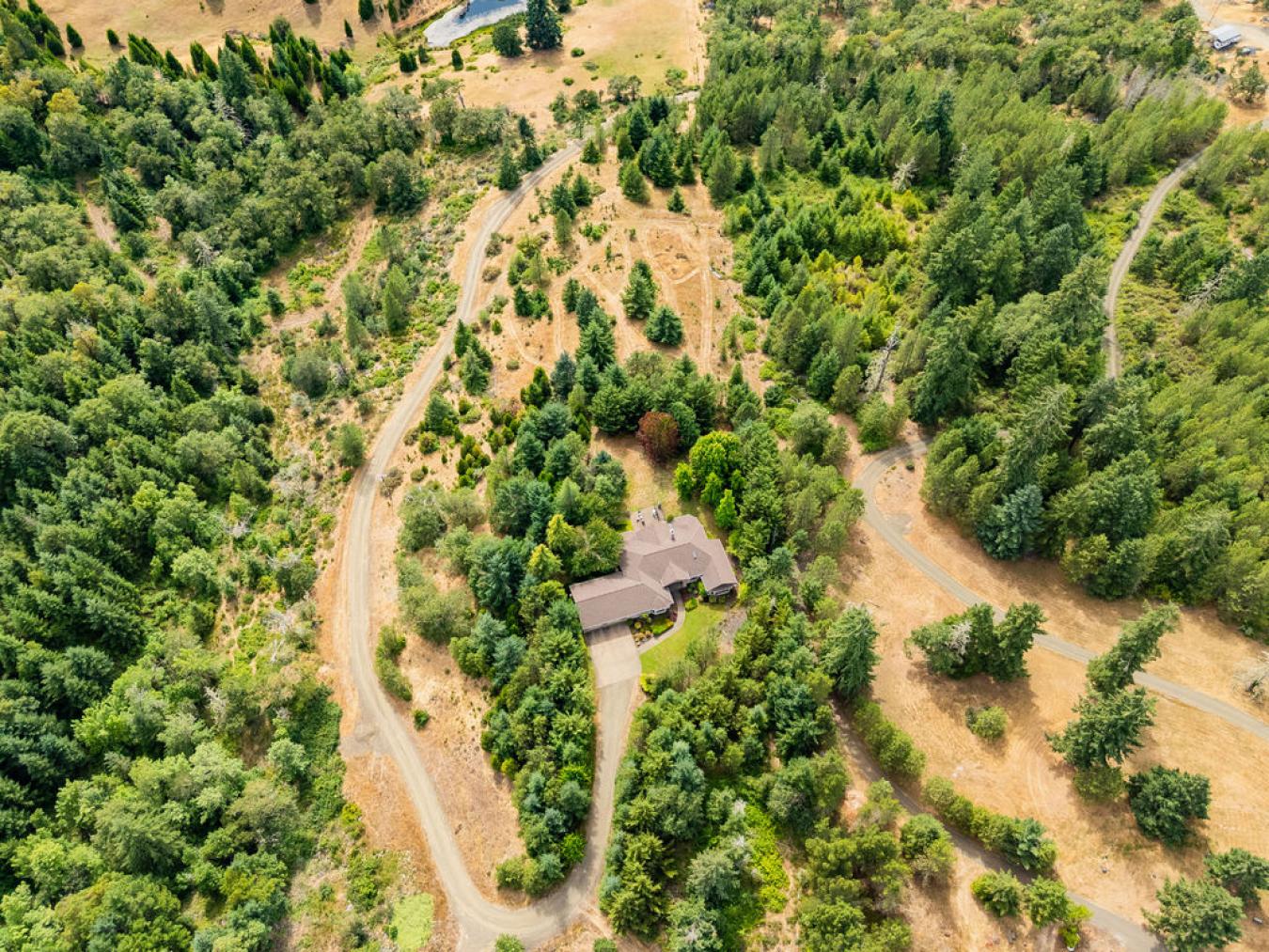 Roseburg, Oregon, 97471, United States, 1 Bedroom Bedrooms, ,2 BathroomsBathrooms,Residential,For Sale,1899096